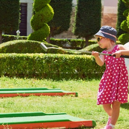 Midget golf